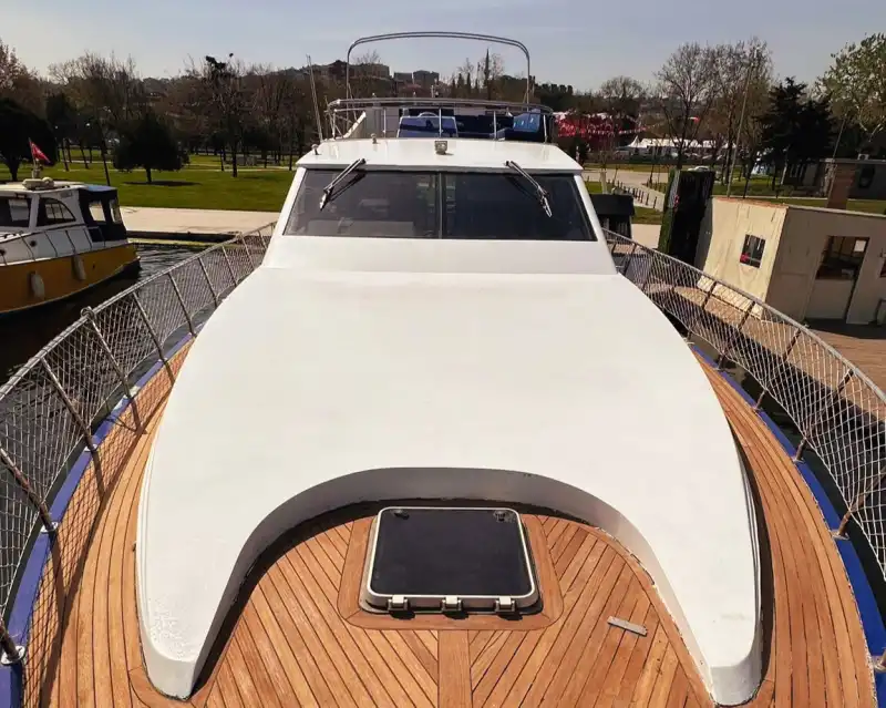 Незабываемые моменты на Босфоре на яхте с 4 каютами – на день или с ночёвкой