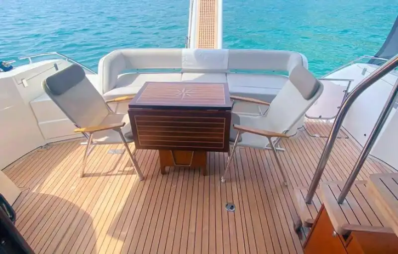 Bebek Çıkışlı 15 Metrelik Azimut Yat ile Boğaz’da Unutulmaz Tur