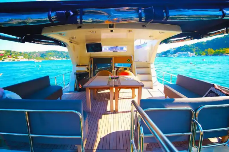 Аренда яхты в Бебеке - на день или по часам