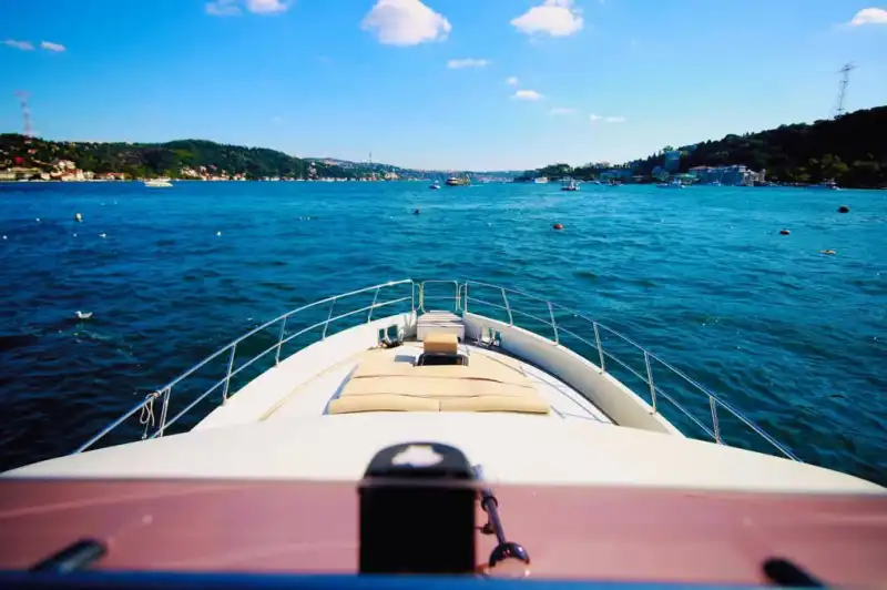 Аренда яхты в Бебеке - на день или по часам