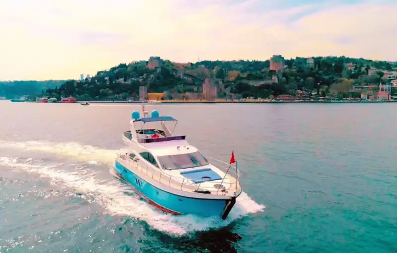 İstanbul Kuruçeşme’den Ayrıcalıklı Bir Deniz Turu İçin Lüks Yat Seçeneği!