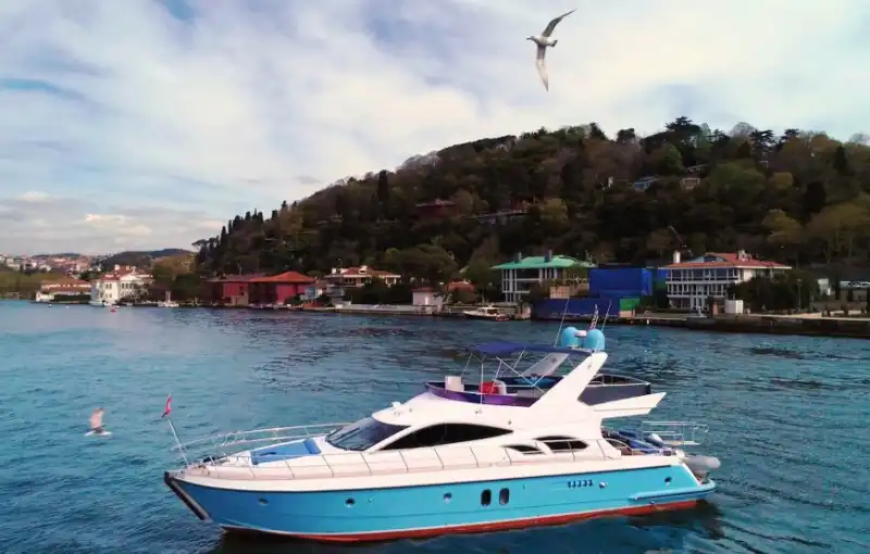İstanbul Kuruçeşme’den Ayrıcalıklı Bir Deniz Turu İçin Lüks Yat Seçeneği!