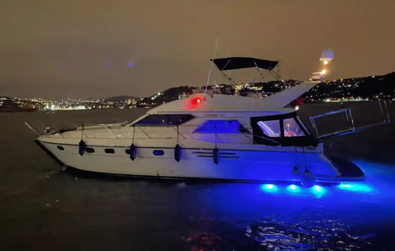 Незабываемый Морской Отдых в Бебеке на Моторной Яхте Princess 15 Метров (Почасовая и Дневная Аренда)