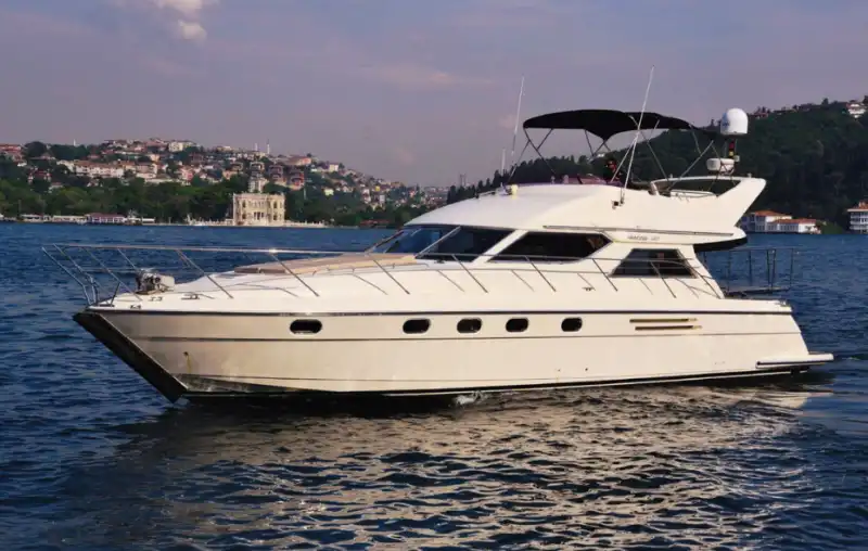 Незабываемый Морской Отдых в Бебеке на Моторной Яхте Princess 15 Метров (Почасовая и Дневная Аренда)