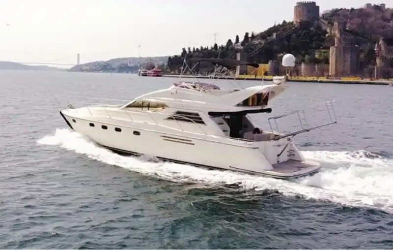 Незабываемый Морской Отдых в Бебеке на Моторной Яхте Princess 15 Метров (Почасовая и Дневная Аренда)