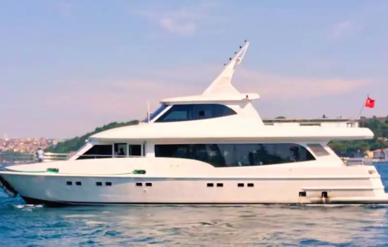 Luxury 30m Motor Yacht from Bebek for Private Tours Up to 80 Guests!
