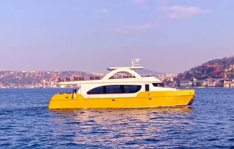 Эксклюзивные мероприятия до 60 человек на 24-метровой сверхроскошной моторной яхте в Стамбуле!