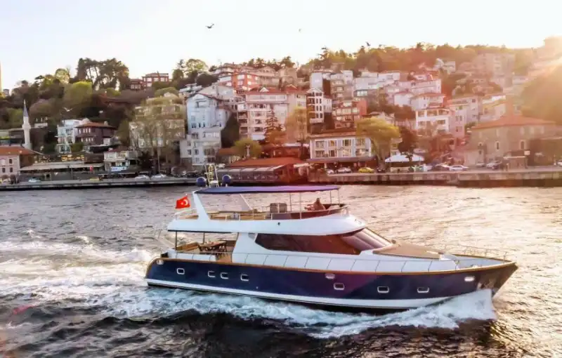 The Perfect Choice for Private & Corporate Events on a 20-Meter Yacht in Istanbul!
