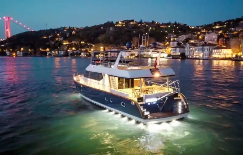The Perfect Choice for Private & Corporate Events on a 20-Meter Yacht in Istanbul!