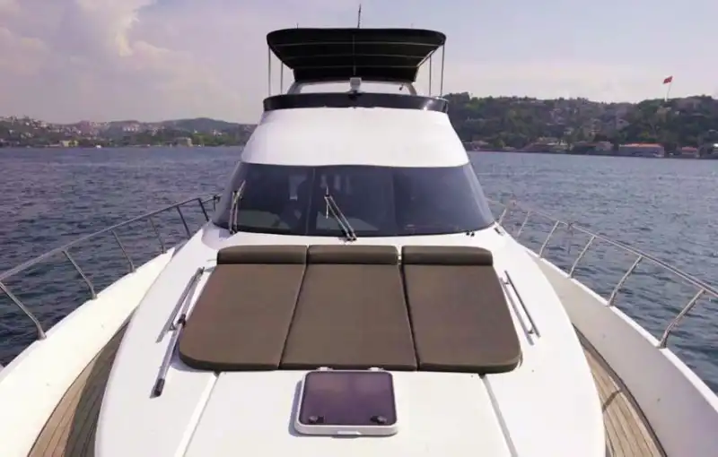 Идеальный выбор для предложений и праздников – вместимость 26 гостей