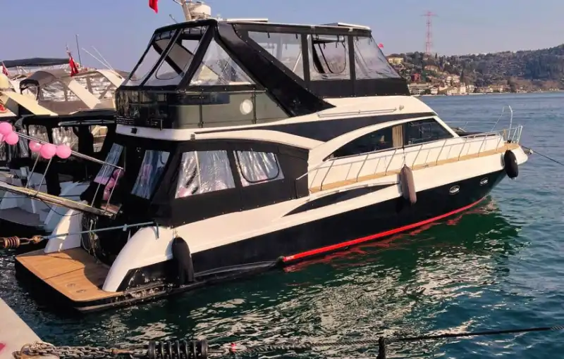 İstanbul'un Eşsiz Manzarasında Unutulmaz Bir Organizasyon İçin Yat Kiralayın!