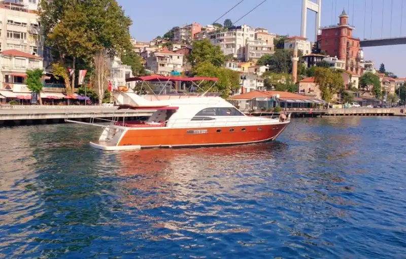 Великолепный день на Босфоре на специально построенной яхте вместимостью 36 человек