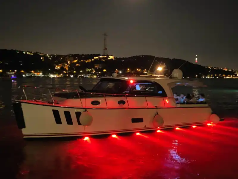 Аренда элегантной яхты в Бебеке для фасыла и развлекательных мероприятий