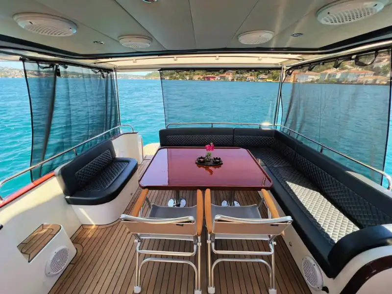 Аренда элегантной яхты в Бебеке для фасыла и развлекательных мероприятий