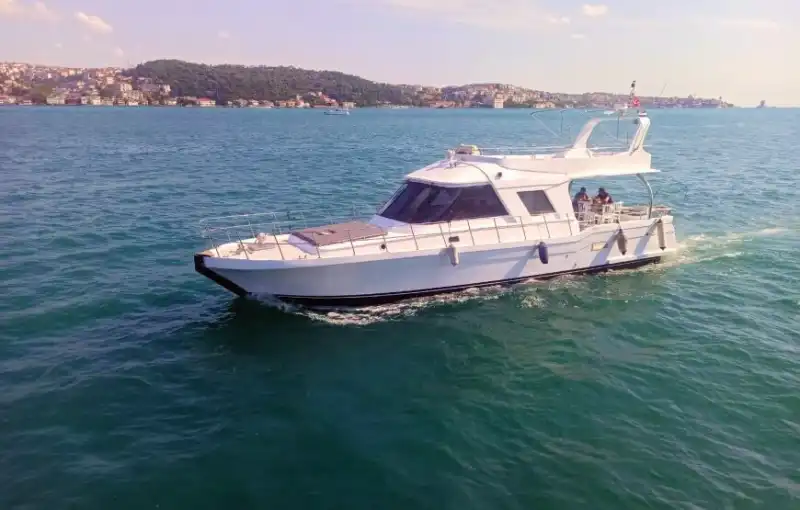 Насладитесь Босфором с арендой яхты в Эминёну!