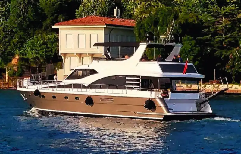 Enhance Your Special Days with a Stylish & Comfortable Yacht in the Bosphorus