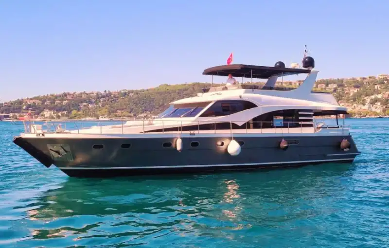 Enhance Your Special Days with a Stylish & Comfortable Yacht in the Bosphorus