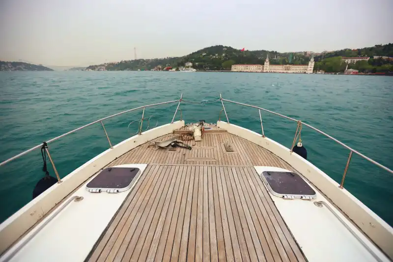 Исследуйте самые красивые места Босфора на яхте вместимостью 10 человек