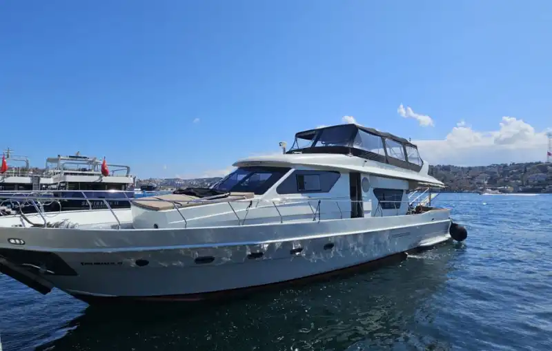 Просторная палуба, удобные зоны отдыха и музыка – эксклюзивный тур на яхте в Бебеке