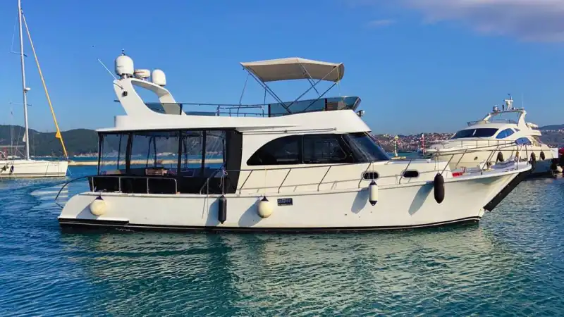 Наслаждайтесь приятными моментами на прохладных водах Босфора на частной яхте с отправлением из Тарабьи, Стамбул