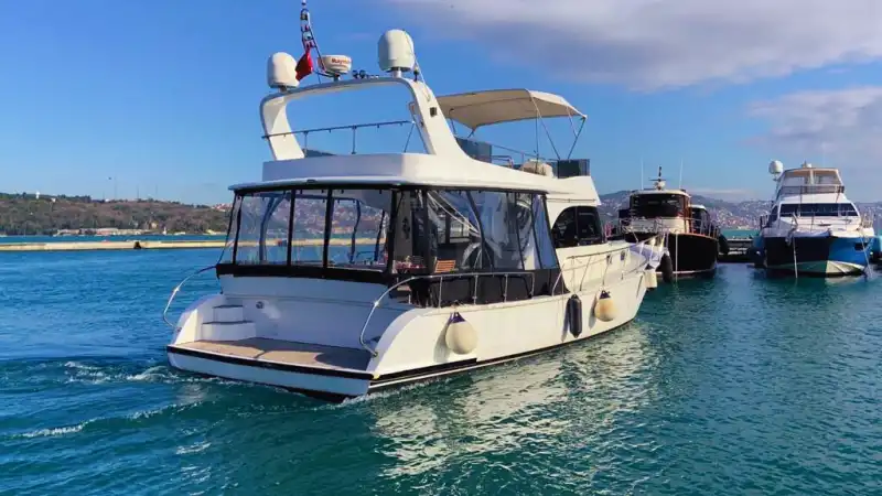 Наслаждайтесь приятными моментами на прохладных водах Босфора на частной яхте с отправлением из Тарабьи, Стамбул