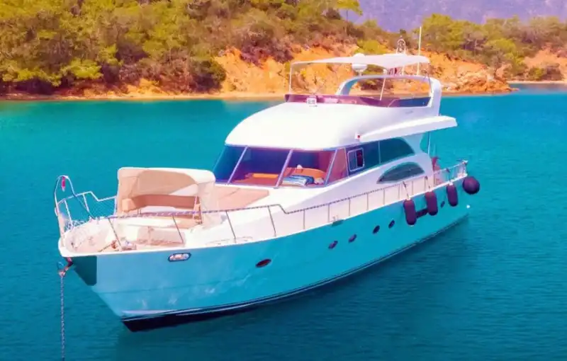 Unkapanı’nda Konaklamalı veya Günübirlik Yat Keyfi