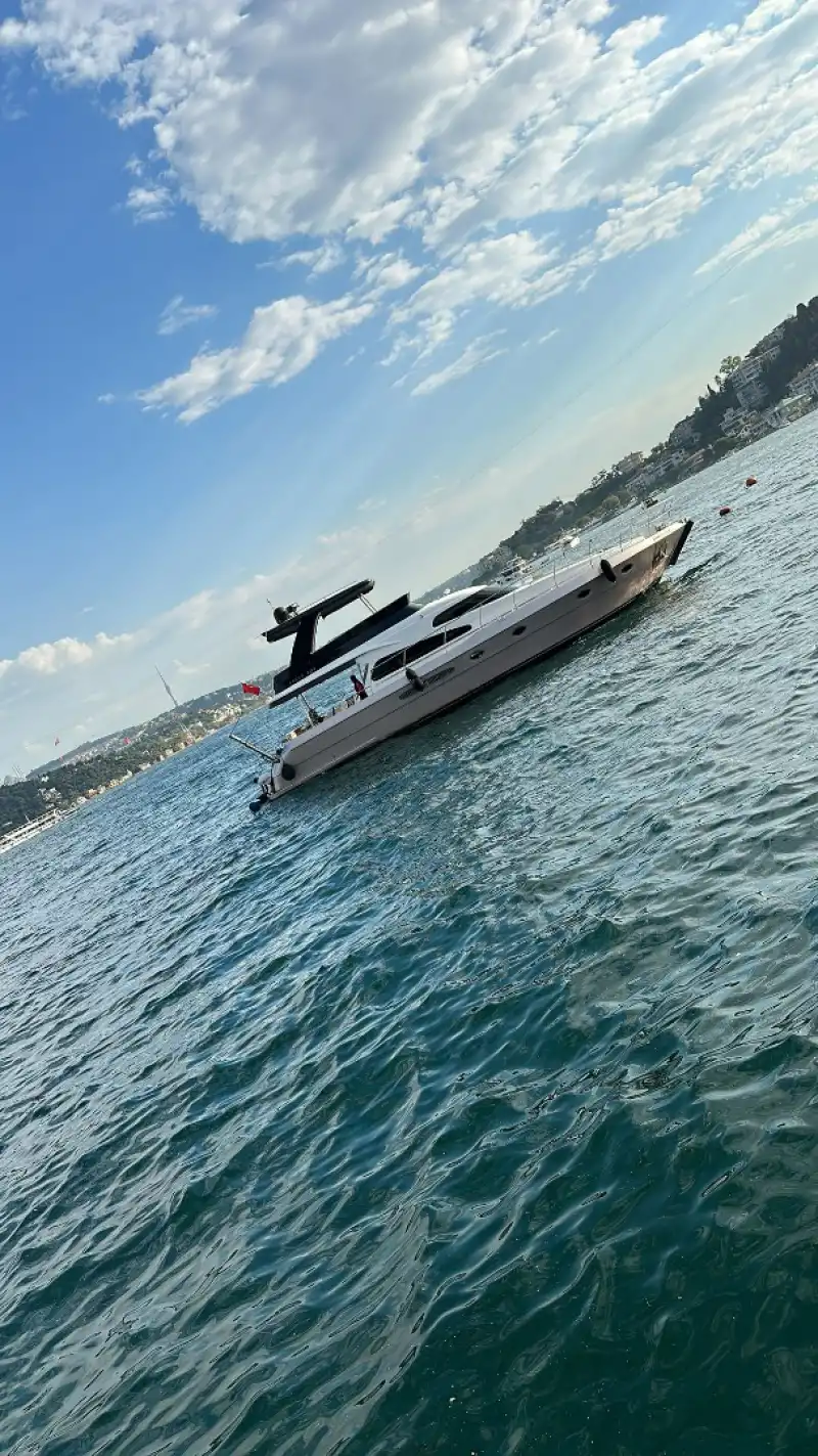 Lüks ve Özel: İstanbul'da Sevdiklerinizle Özel Bir Deniz Turu