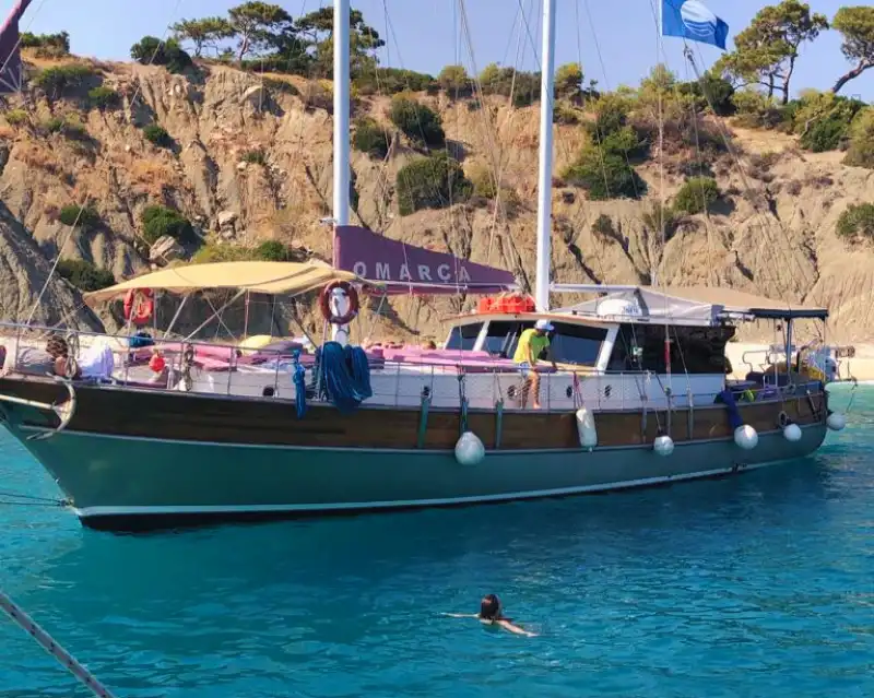 20-метровая гулета с комфортным размещением для 4 гостей в Калкане