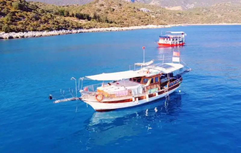 Незабываемый морской отдых на роскошной яхте в Каше