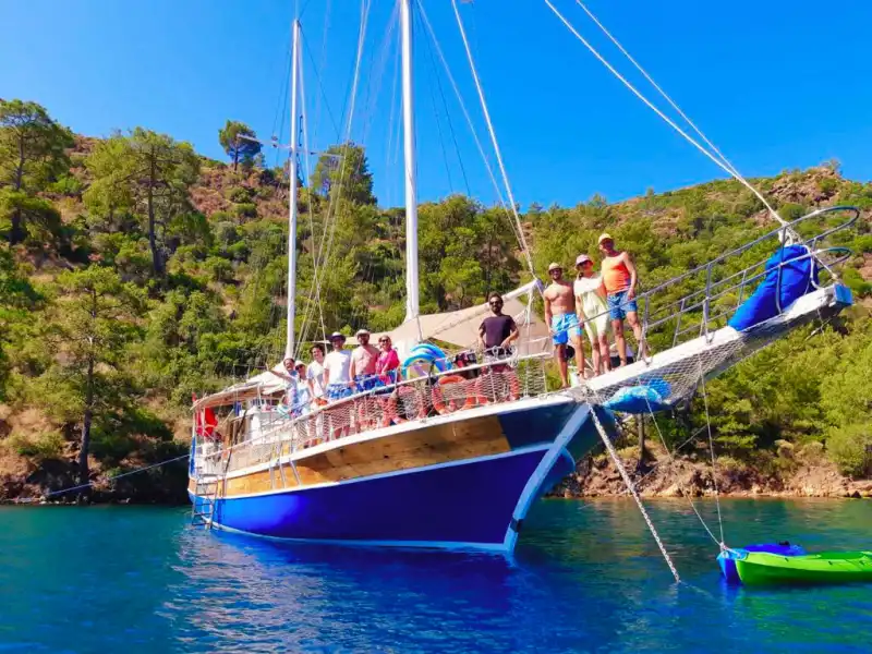 Путешествуйте по чистым водам Каша на частной гулете