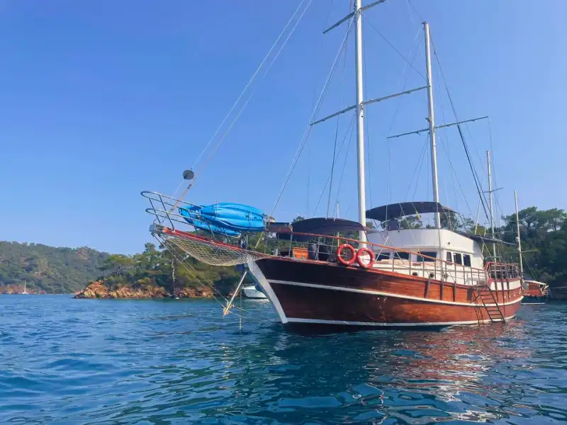 Отдых наедине с морем: Частный гулет с 5 каютами в Каше!