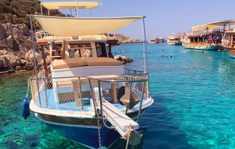 Почувствуйте свободу моря! Аренда частной яхты (8 человек) в Кекова