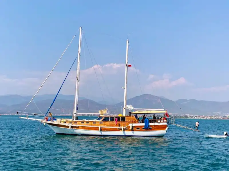 Путешествие на 14-местной гулете в Каше: комфорт и стиль