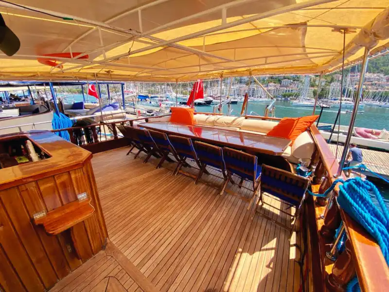 Путешествие на 14-местной гулете в Каше: комфорт и стиль