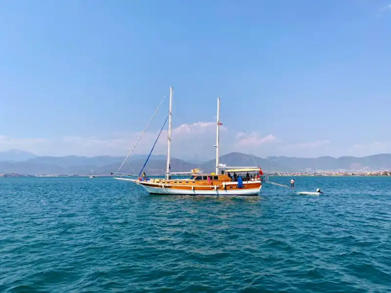 Путешествие на 14-местной гулете в Каше: комфорт и стиль