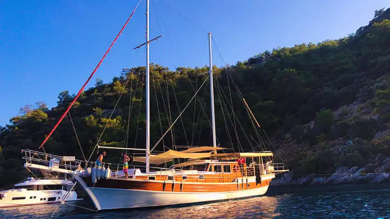 Ночное путешествие в Кекове на полностью оборудованном гулете