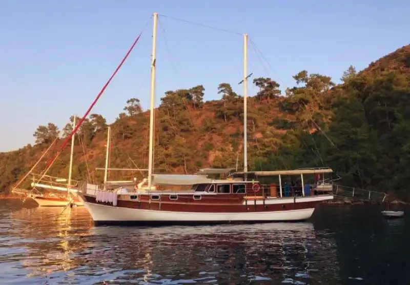 Ночное путешествие в Кекове на полностью оборудованном гулете