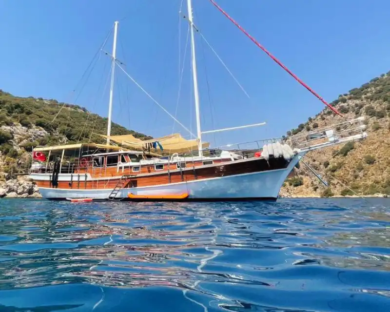 Ночное путешествие в Кекове на полностью оборудованном гулете