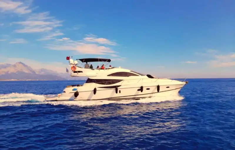 Bekarlığa Veda Partisi veya Romantik Bir Gün: Kemer’de Azimut Yat!