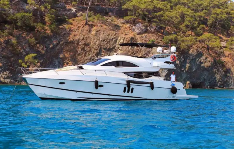 Bekarlığa Veda Partisi veya Romantik Bir Gün: Kemer’de Azimut Yat!