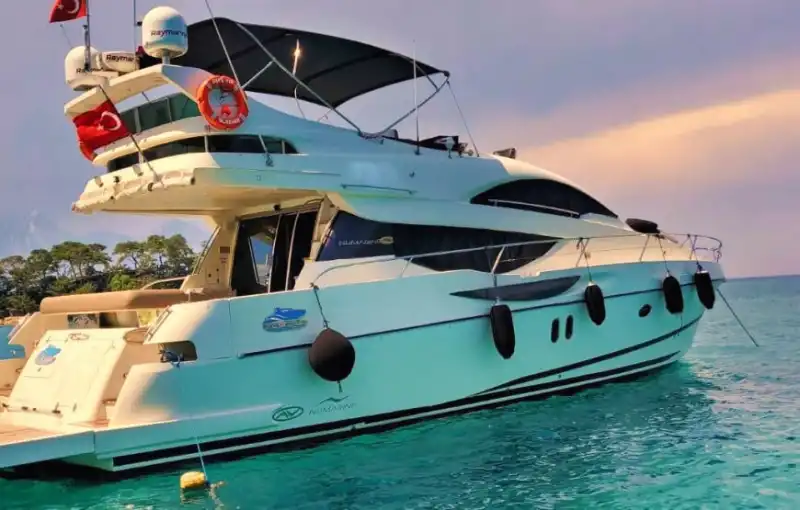 Bekarlığa Veda Partisi veya Romantik Bir Gün: Kemer’de Azimut Yat!