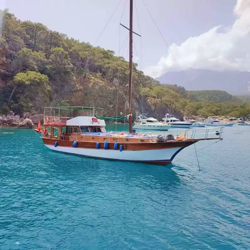 Незабываемые воспоминания на яхте, сочетающей роскошь и развлечения