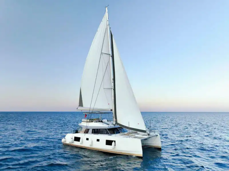 Четырёхкаютный катамаран BALI – отдых премиум-класса