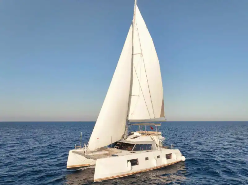 Четырёхкаютный катамаран BALI – отдых премиум-класса