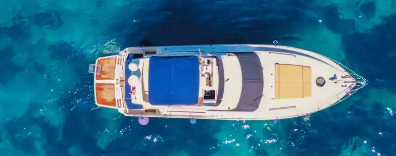 Роскошь и комфорт на море: эксклюзивный опыт на яхте в Кемере