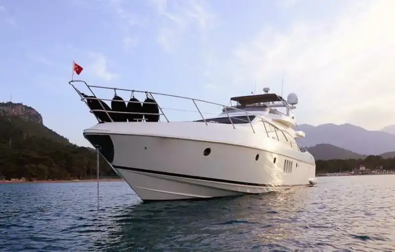 Роскошная яхта Azimut в Анталии-Кемере – Незабываемый морской отдых!