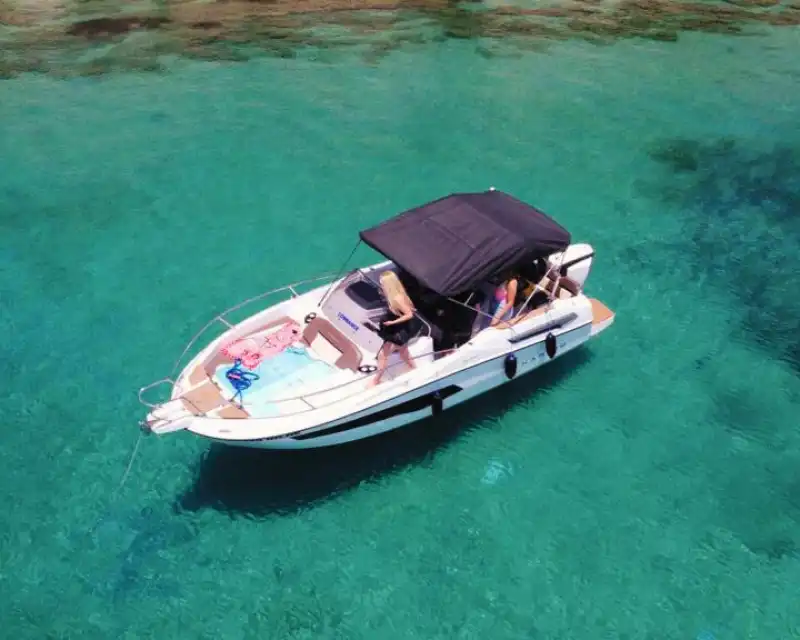 Скорость и комфорт в Кушадасы: Прокат катера Karnic!