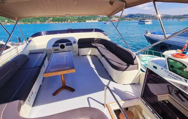 Роскошный 21 -метровый яхтенный тур по Босфору в Стамбуле!