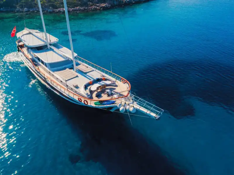 Marmaris'te 6 Kabinli, 12 Kişilik Konforlu Gulet ile Ege’nin Tadını Çıkarın
