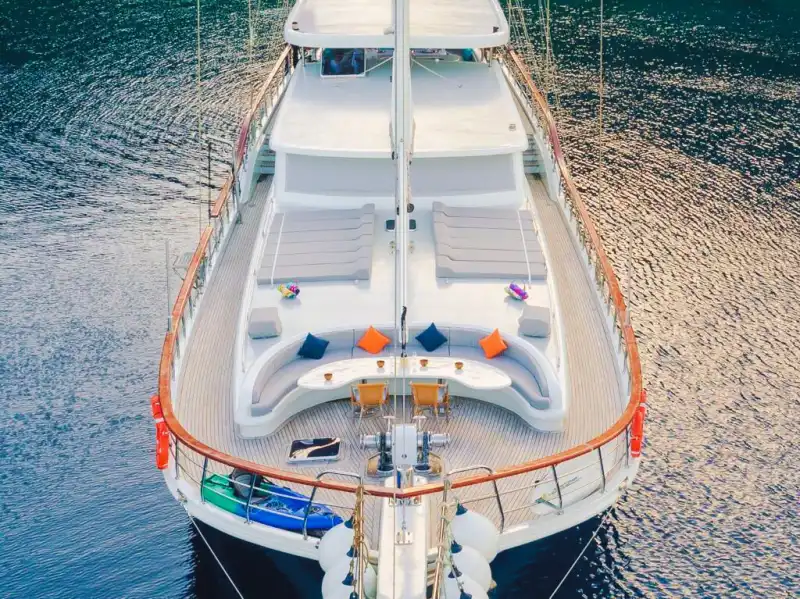 Marmaris'te 6 Kabinli, 12 Kişilik Konforlu Gulet ile Ege’nin Tadını Çıkarın